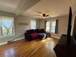 927 Townsend St in Sycamore, IL - Building Photo - Building Photo