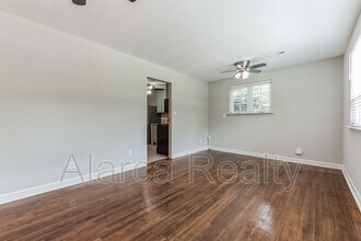 2438 Finchley Dr in Charlotte, NC - Building Photo - Building Photo