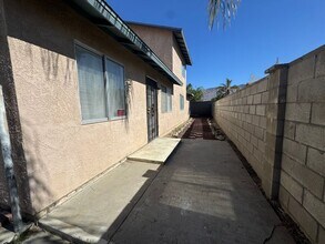 221-223 E Mead St in San Jacinto, CA - Building Photo - Building Photo