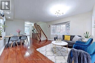 6950 Tenth Line W in Mississauga, ON - Building Photo - Building Photo