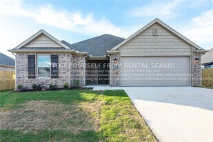 4491 W Newton Ave in Fayetteville, AR - Building Photo