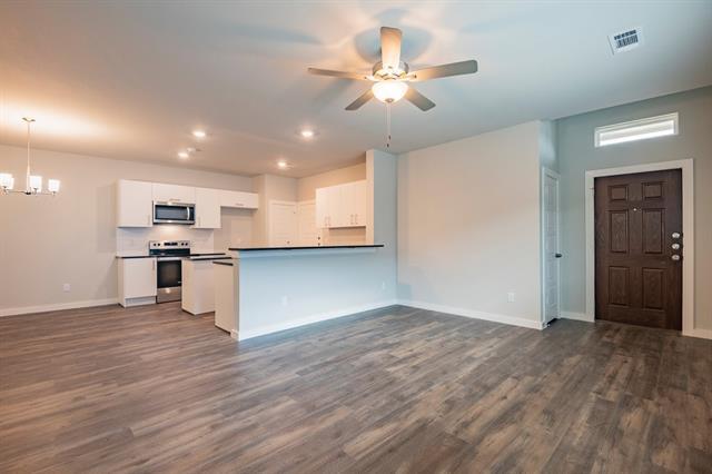 628 Blackland dr in Venus, TX - Building Photo