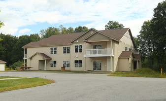 Split Rail Phase II in Gansevoort, NY - Foto de edificio - Building Photo