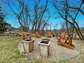 6560 Shadow Ln in Chanhassen, MN - Building Photo - Building Photo