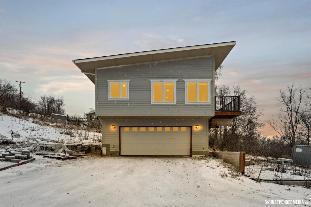 24618 Wilma Cir in Anchorage, AK - Building Photo