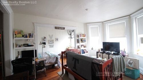 1334 Commonwealth Ave-Unit -29 in Boston, MA - Building Photo - Building Photo