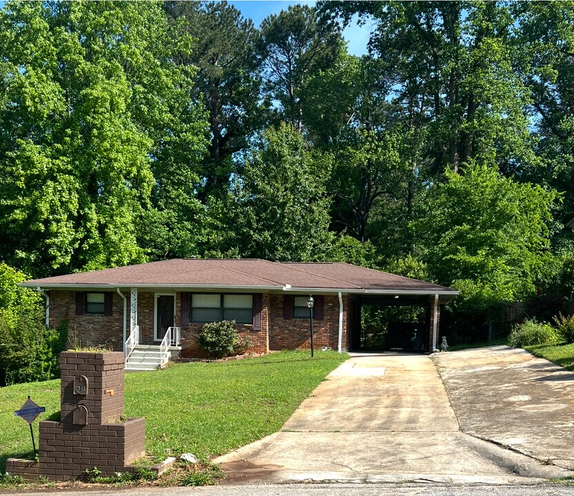 2343 Green Forest Drive in Decatur, GA - Building Photo