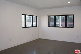 2140 Butler Ave in Los Angeles, CA - Foto de edificio - Building Photo