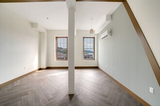 85 Main St-Unit -301 in Norwich, CT - Building Photo - Building Photo