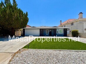 13626 Sea Gull Dr in Victorville, CA - Building Photo - Building Photo