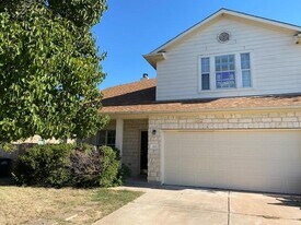 810 N Creek Blvd in Leander, TX - Building Photo