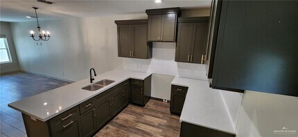 4700 W Huckleberry St in Edinburg, TX - Building Photo - Building Photo