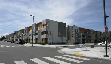 Zephyr Gate in Oakland, CA - Building Photo - Building Photo