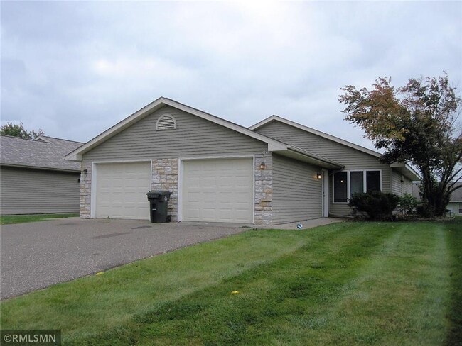 626 W 8th St in New Richmond, WI - Building Photo - Building Photo