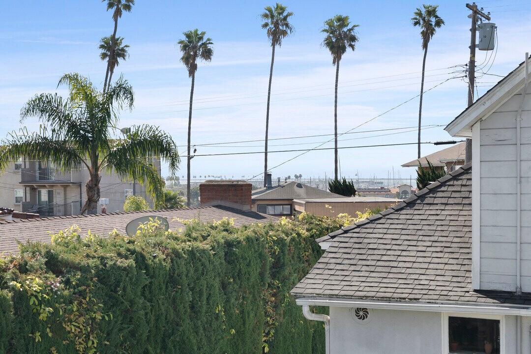 242 W 17th St, Unit 17th St in San Pedro, CA - Foto de edificio