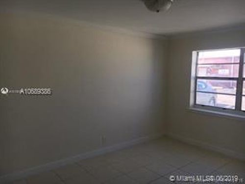 11005 SW 1st St-Unit -110 in Miami, FL - Building Photo - Building Photo