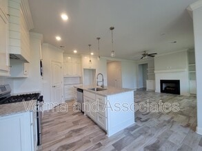 1041 N Skyline Loop in Centerton, AR - Foto de edificio - Building Photo