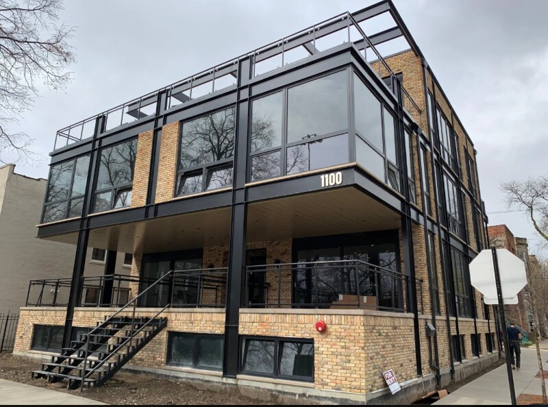1100 W Polk St in Chicago, IL - Building Photo