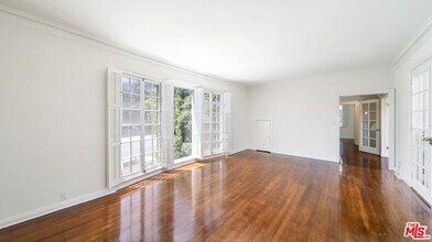 1284 S Beverly Glen Blvd in Los Angeles, CA - Building Photo - Building Photo