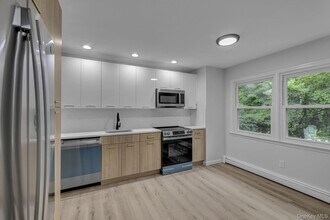 94 Jessen Pl in Beacon, NY - Building Photo - Building Photo