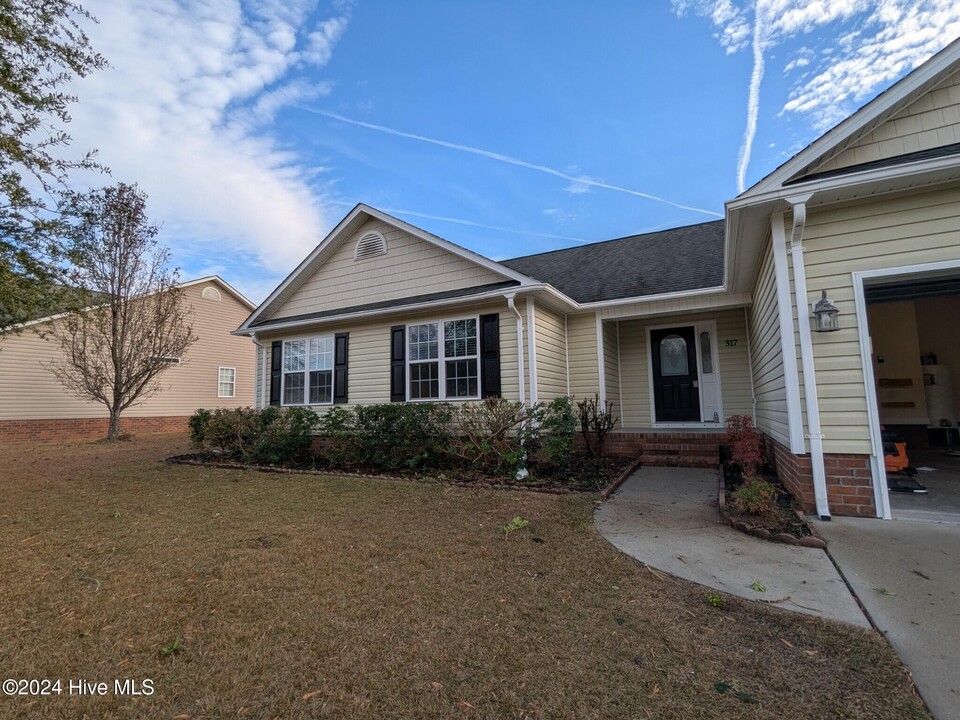 317 Conner Grant Rd in New Bern, NC - Building Photo