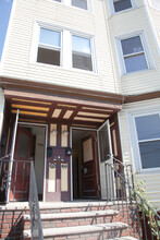 376 Prospect St, Unit 1 in Cambridge, MA - Foto de edificio - Building Photo