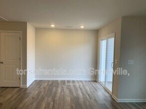 413 Mopar Ln in Greer, SC - Building Photo - Building Photo