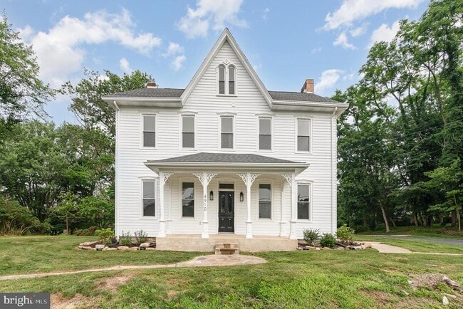 property at 4910 Earl Dr