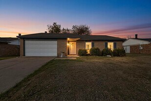 6805 Newcastle Pl in North Richland Hills, TX - Building Photo