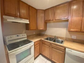 10888 Royal Palm Blvd, Unit 10888 in Coral Springs, FL - Building Photo