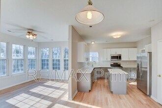 2112 Seastone Trce in Chesapeake, VA - Foto de edificio - Building Photo