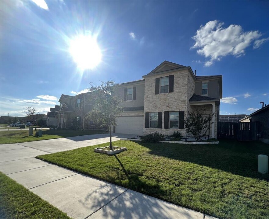 13720 Sugar Bush Path in Manor, TX - Building Photo