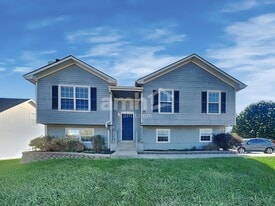 11627 N Manning Ave in Kansas City, MO - Building Photo