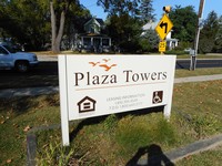 Auction: Plaza Towers Apartments, Almont, MI in Almont, MI - Foto de edificio - Building Photo