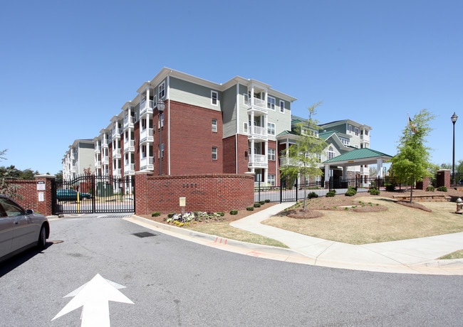 Sweetwater Terraces Active Community 55+ in Duluth, GA - Foto de edificio - Building Photo