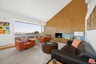 1260 Linda Flora Dr in Los Angeles, CA - Building Photo - Building Photo
