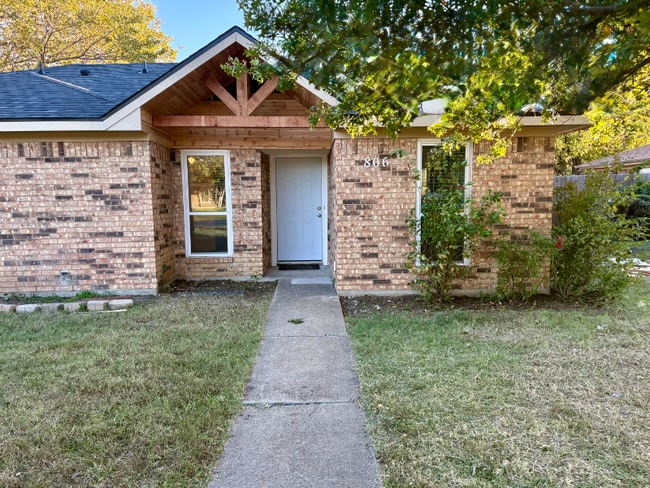806 Wildwood Ln in Grapevine, TX - Building Photo - Building Photo