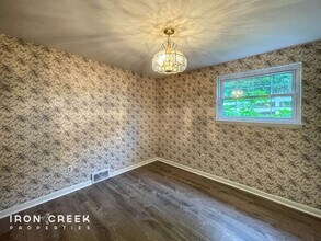 28 Green Valley Rd in Asheville, NC - Building Photo - Building Photo