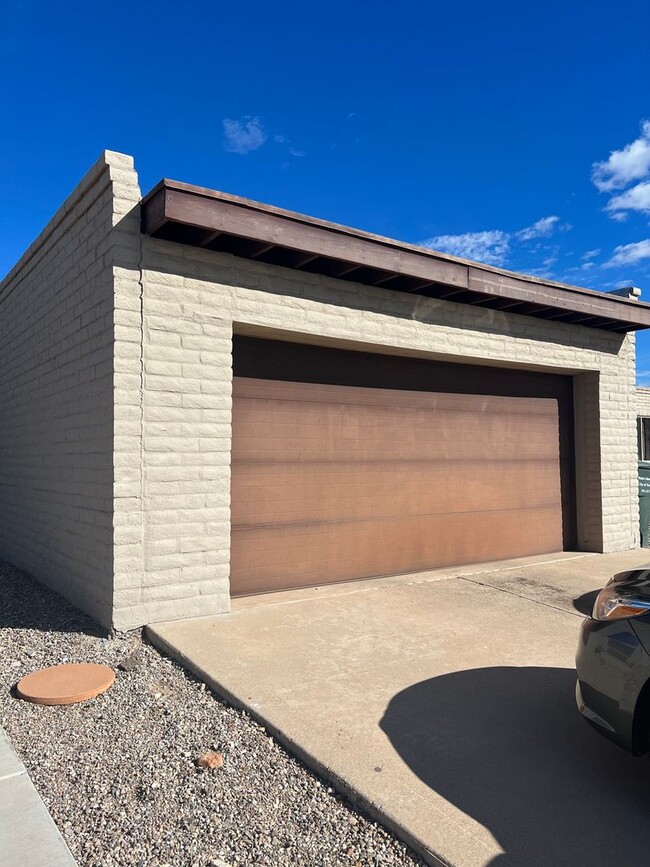 9209 E 29th St in Tucson, AZ - Foto de edificio - Building Photo