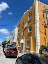 1043 NW 2nd St, Unit 6 in Miami, FL - Building Photo