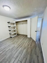 239 W New York Ave in Las Vegas, NV - Building Photo - Building Photo