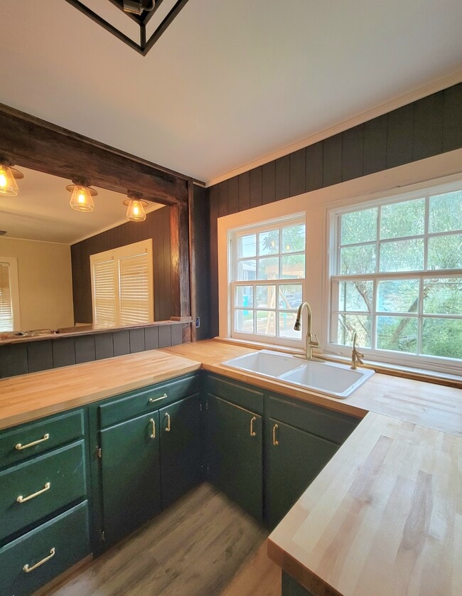 property at 133 E 4th St