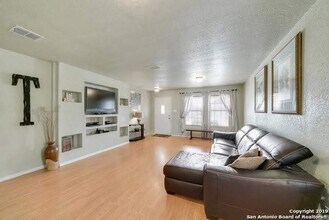 3907 Torey Mesquite in San Antonio, TX - Building Photo - Building Photo