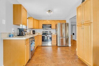 1499 Yellowthroat St in Homestead, FL - Building Photo - Building Photo