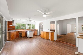 2250 Myrtle Ave in Sullivans Island, SC - Building Photo - Building Photo