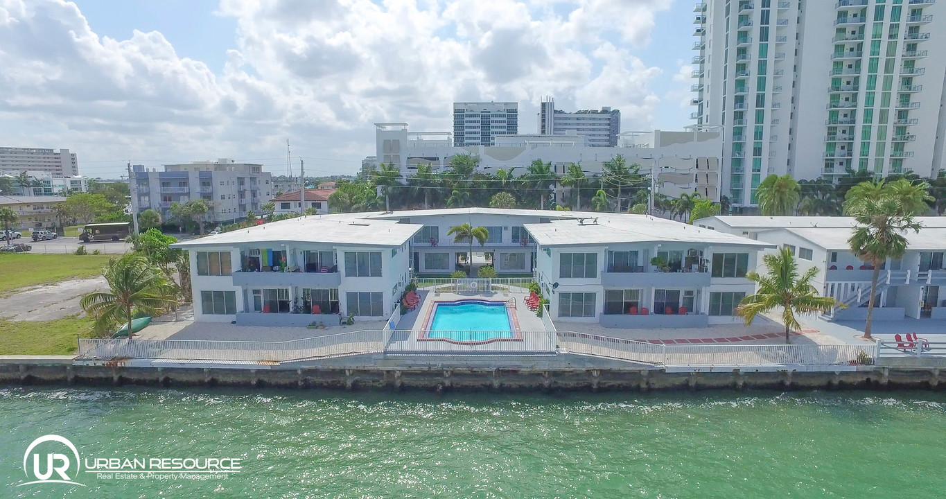 Island Terrace in North Bay Village, FL - Building Photo