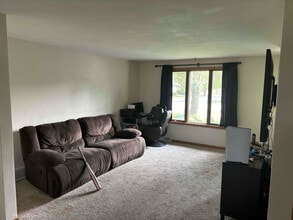 3242 Larry Dr in Plover, WI - Building Photo - Building Photo