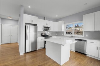 195 Arctic St in Bridgeport, CT - Foto de edificio - Building Photo