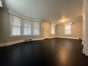324 Catherine Ave in Muskegon, MI - Foto de edificio - Building Photo