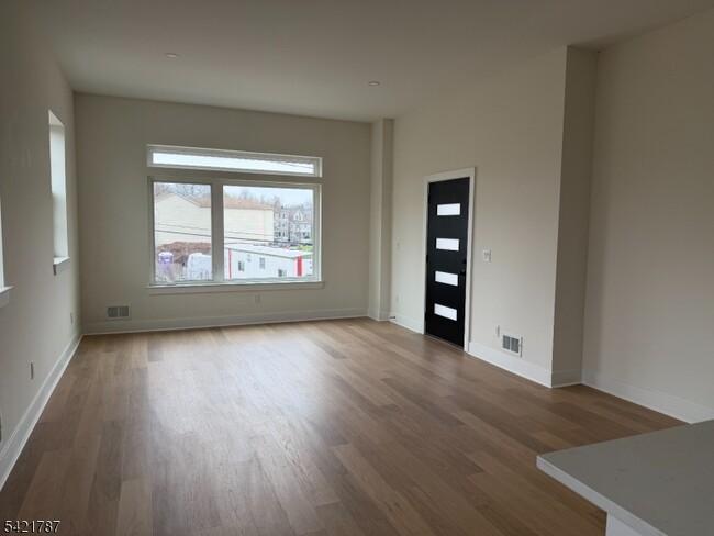 12 Nelson Pl in Irvington, NJ - Building Photo - Building Photo